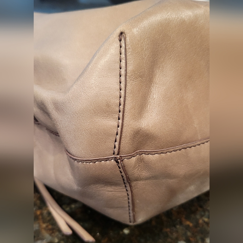 Hobo Brand Port Bag In Ash - Picture 4 of 7